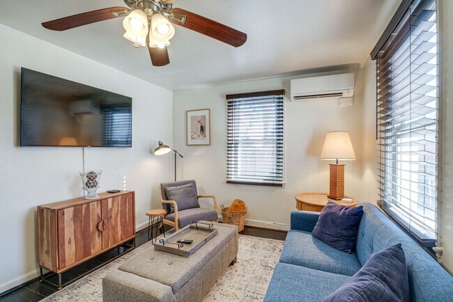 Photo - 2430 S Oakland St Unidad SI ID1545862P