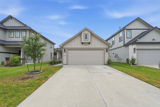 2742 Oakleaf Ash Ln