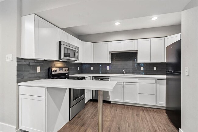 Building Photo - 935 La Posada Dr Unit 117