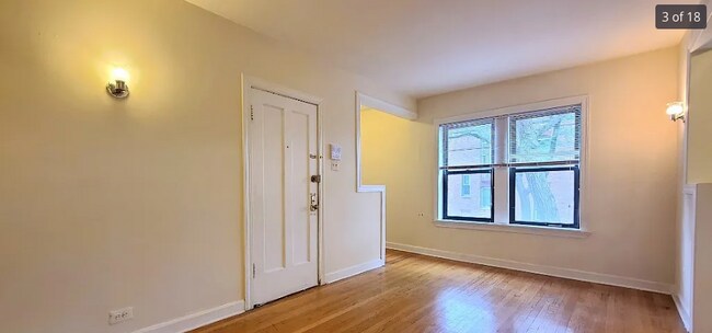 Photo - 2952 N Seminary Ave Unit 2952-1