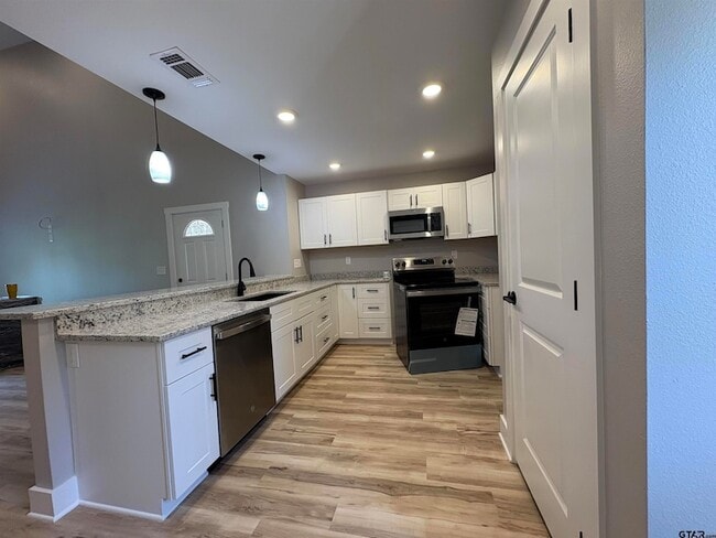 Photo - 305 Post Oak Dr