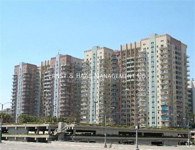Building Photo - 488 E Ocean Blvd Unit #1111 Rental