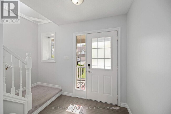 Photo - 812 Sandcherry St