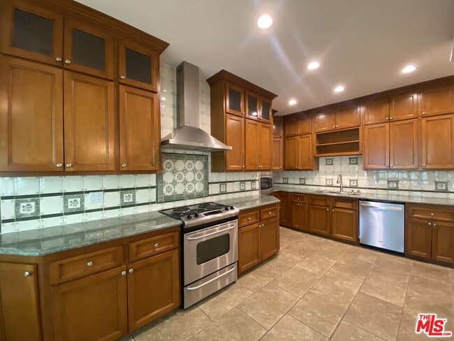 Photo - 125 S Elm Dr Unit 201