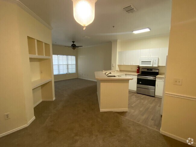 Building Photo - Condo for rent Unit 215