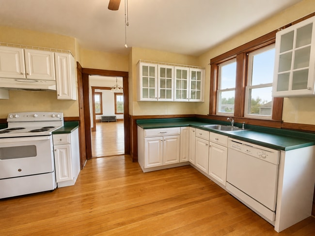 Kitchen - 93 Pleasant St Unit Pleasant