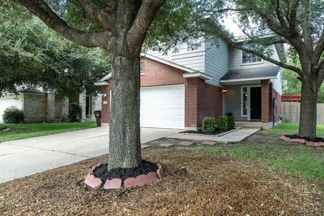 Photo - 408 Woodsorrel Way