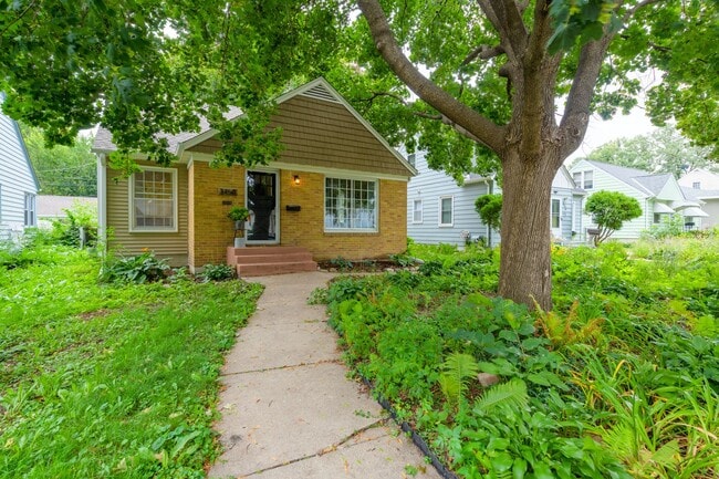Photo - Lovely 3 Bedroom Home in Minneapolis