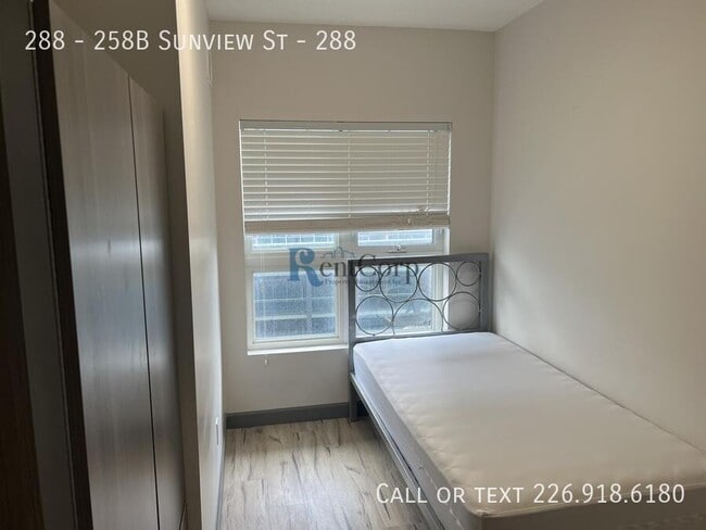 Photo - 258B-258B Sunview St