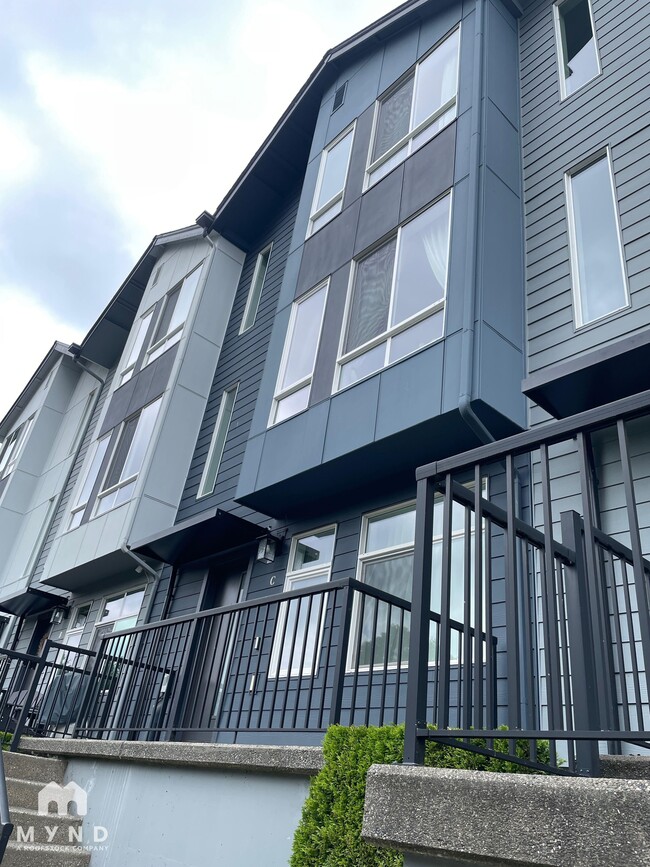Building Photo - 18817 Beardslee Blvd Rental