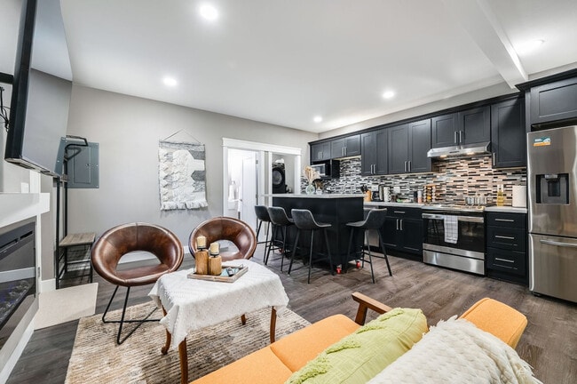 Photo - 21031 NE 4th St Unit SI ID1035936P