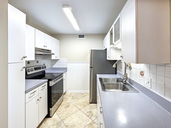 Photo - 4702 Joseph Ct Unidad 210