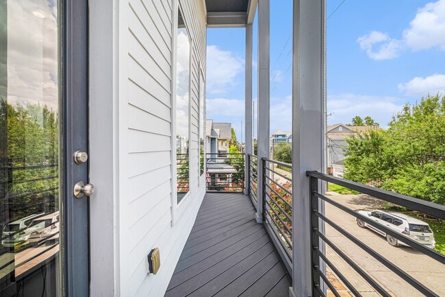 Photo - 925 Herkimer St