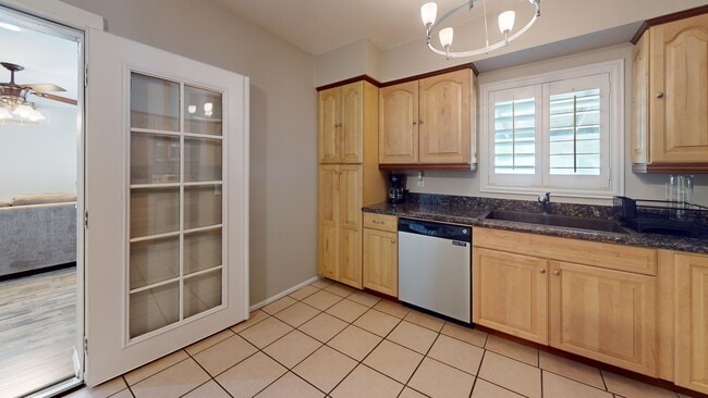 Photo - 2080 E Greenway Dr