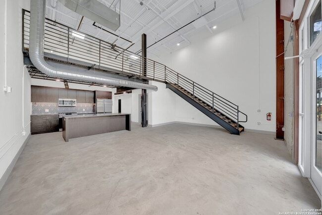 Building Photo - 215 Coca-Cola Pl