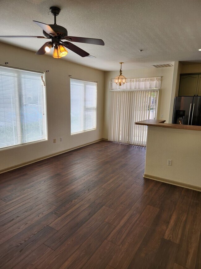 Photo - Beautiful condo in highly desired area of ...