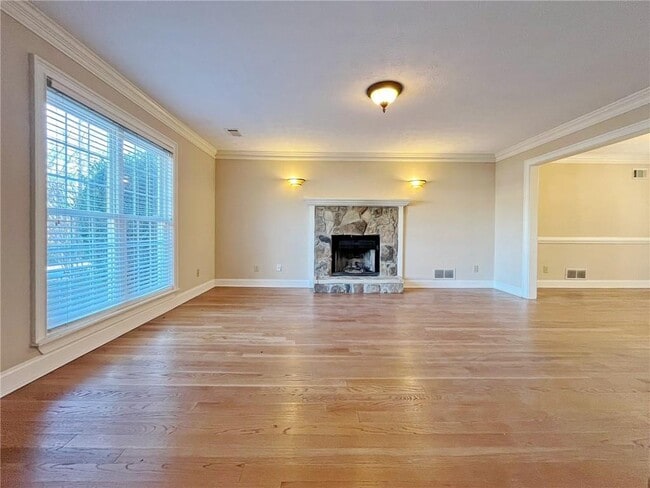 Photo - 2896 Landington Way NW