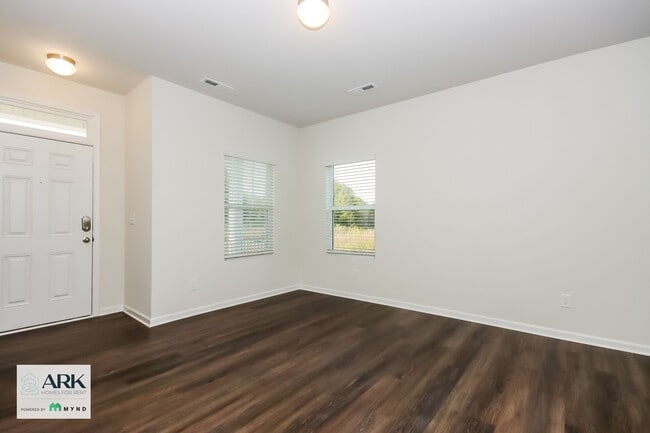 Photo - 139 Slate Dr