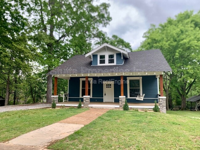 Photo - 617 Howell St