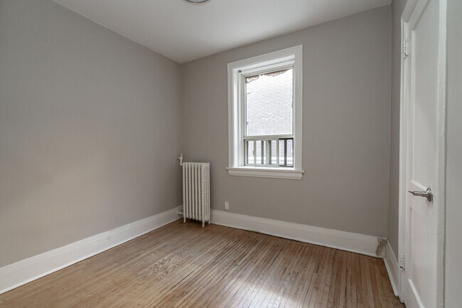 Photo - 1 Claude Ave