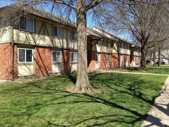 Building Photo - Oaks at Canterbury Rental