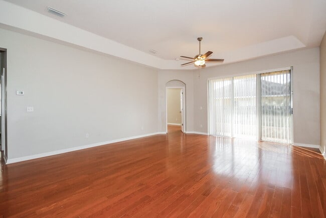 Photo - 1613 Wakefield Dr