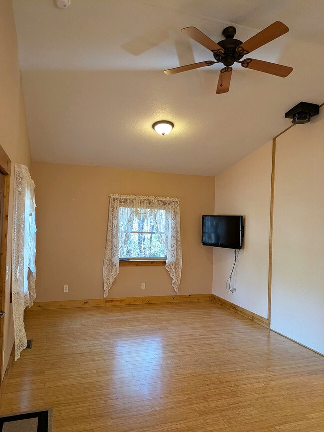 Photo - 291 Leamon Dr