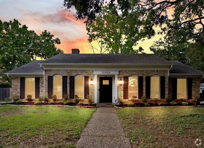 Building Photo - 12434 Briar Forest Dr Rental