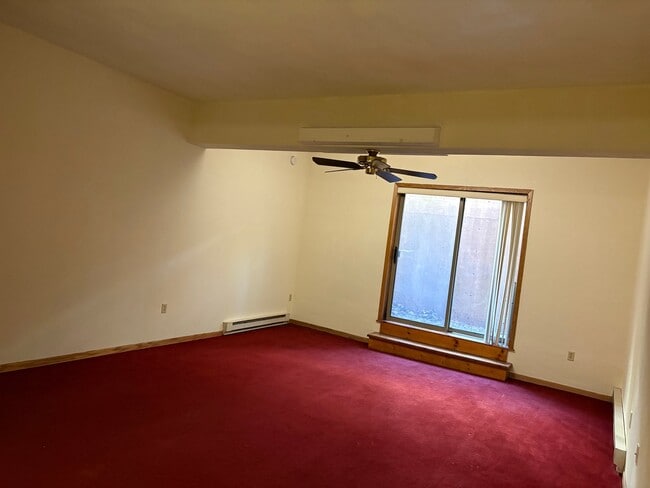Building Photo - 402 W Dayton St