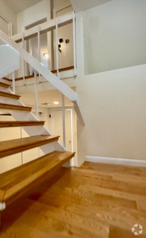 Building Photo - 12 Follen St Unit A Rental