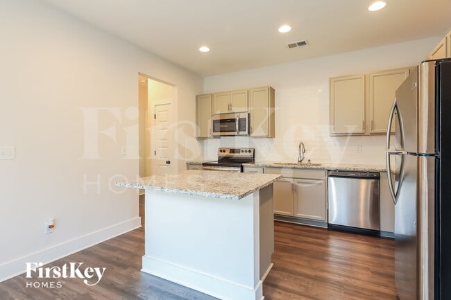 Photo - 1414 Woodridge Pl