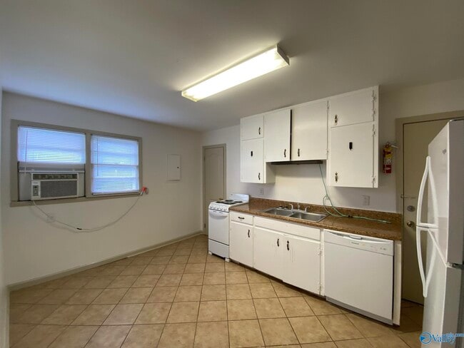 Photo - 1512 Oakwood Ave NE Unit 3