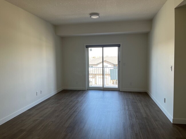 Photo - 2 Bed 1 Bath Unit in Ponoka, AB Unit 306