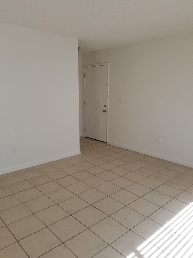 Photo - 1808 W Rumble Rd