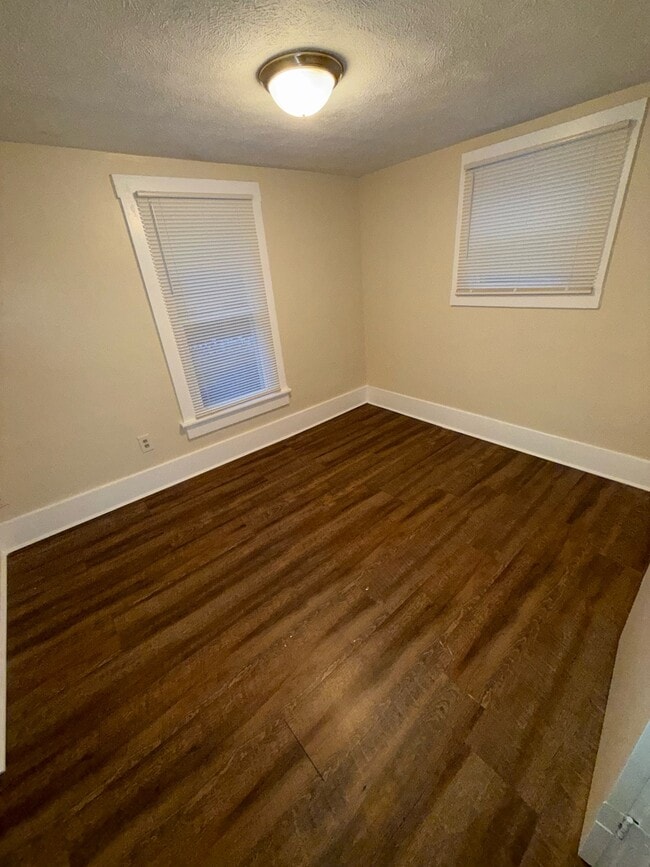 Photo - 2222 12th St SW