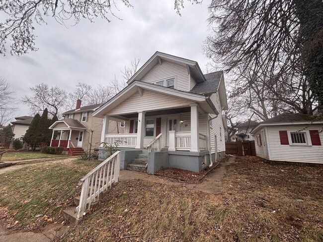 Photo - 38 Knecht Dr House