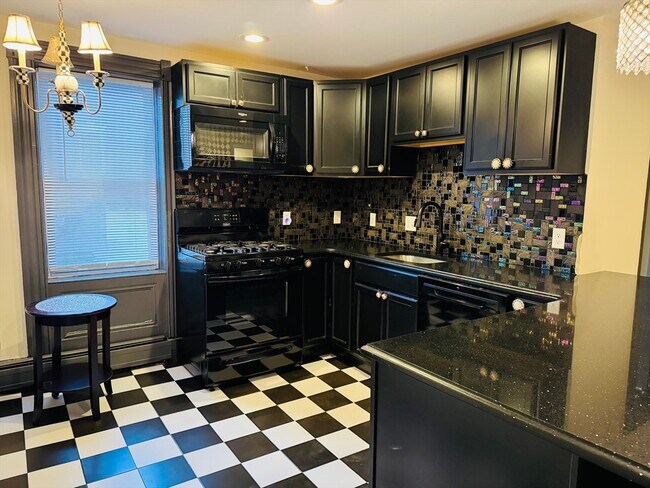 Photo - 125 Essex St