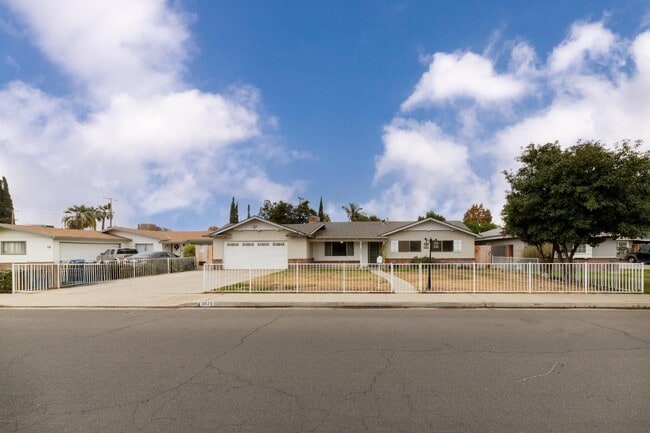 Photo - 3825 Bianchi Way