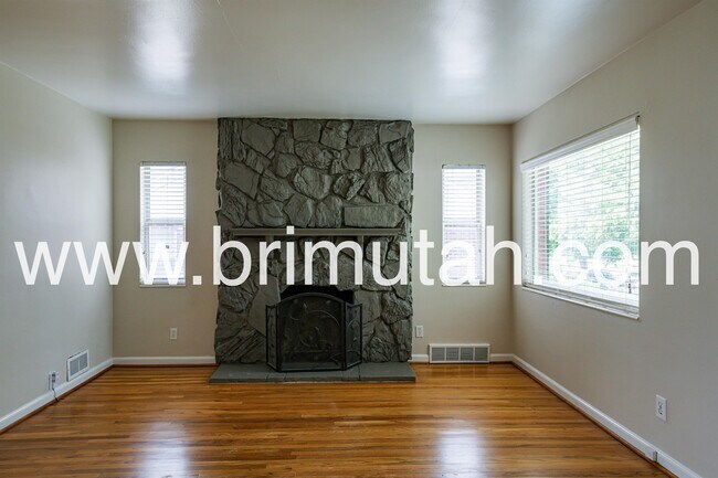 Photo - 1840 Westminster Ave