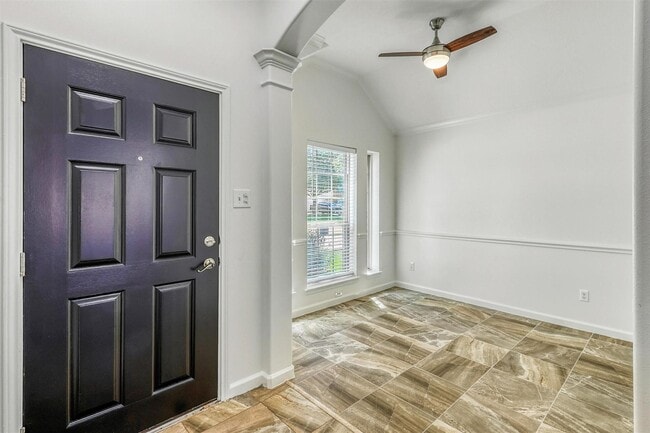 Photo - 6015 Wildbriar Ln