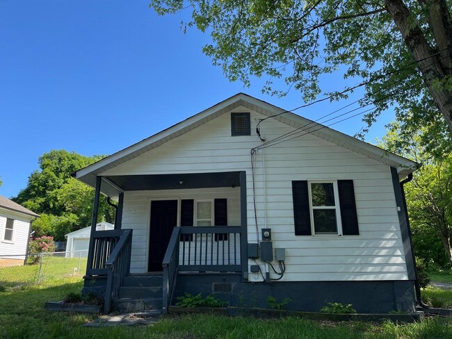 Photo - 1417 Essex Ave Casa