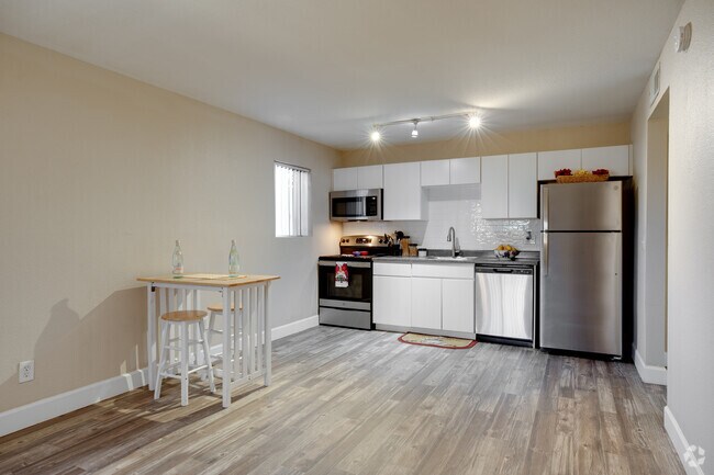 1BR, 1BA - 500SF