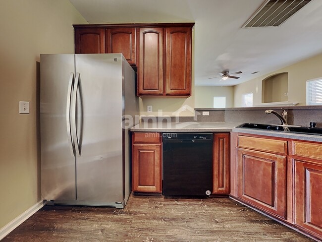 Photo - 503 Sparkleberry Ln