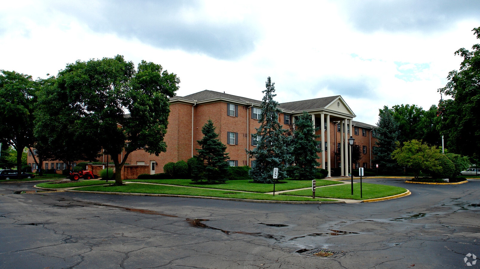 Georgetown Village - Georgetown Village Apartments