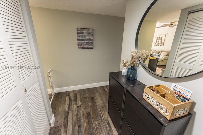 Photo - 8810 SW 132nd Pl Unidad 404DN