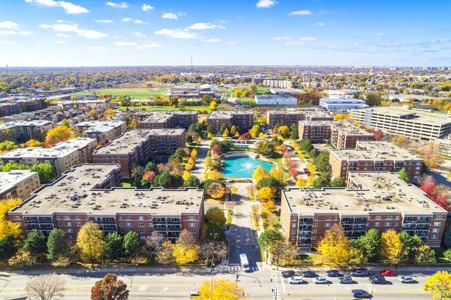 Photo - 6400 W Berteau Ave Unidad 405