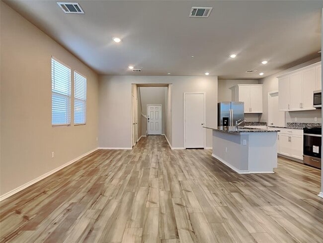 Photo - 5124 Saddle Clb Dr