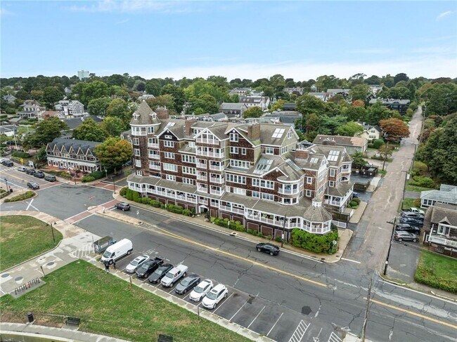 Photo - 53 Conanicus Ave