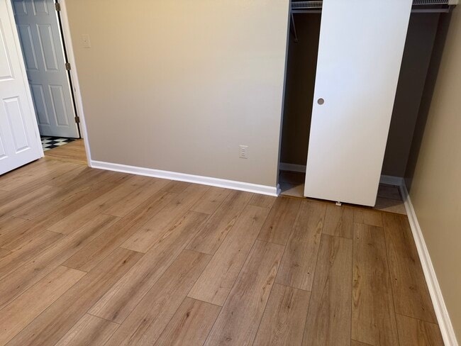 Photo - 9358 Hoff St