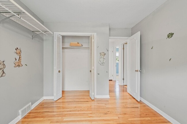 Photo - 300 Murray Hill Rd